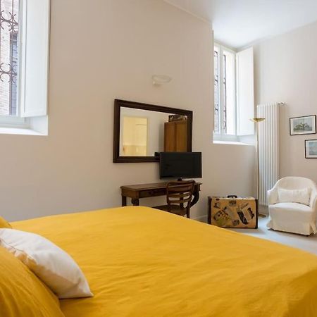 Palazzo Sabbioni Appartamento Lusso Due Camere Soggiorno Cucina Феррара Екстер'єр фото