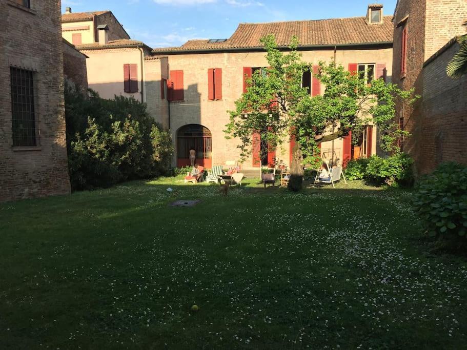 Palazzo Sabbioni Appartamento Lusso Due Camere Soggiorno Cucina Феррара Екстер'єр фото