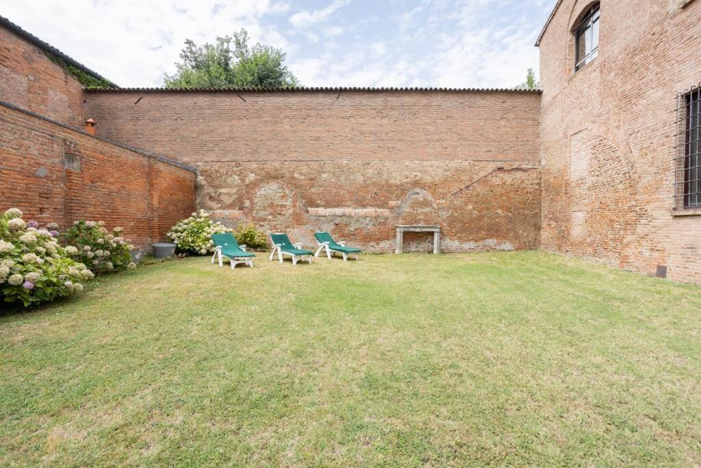 Palazzo Sabbioni Appartamento Lusso Due Camere Soggiorno Cucina Феррара Екстер'єр фото